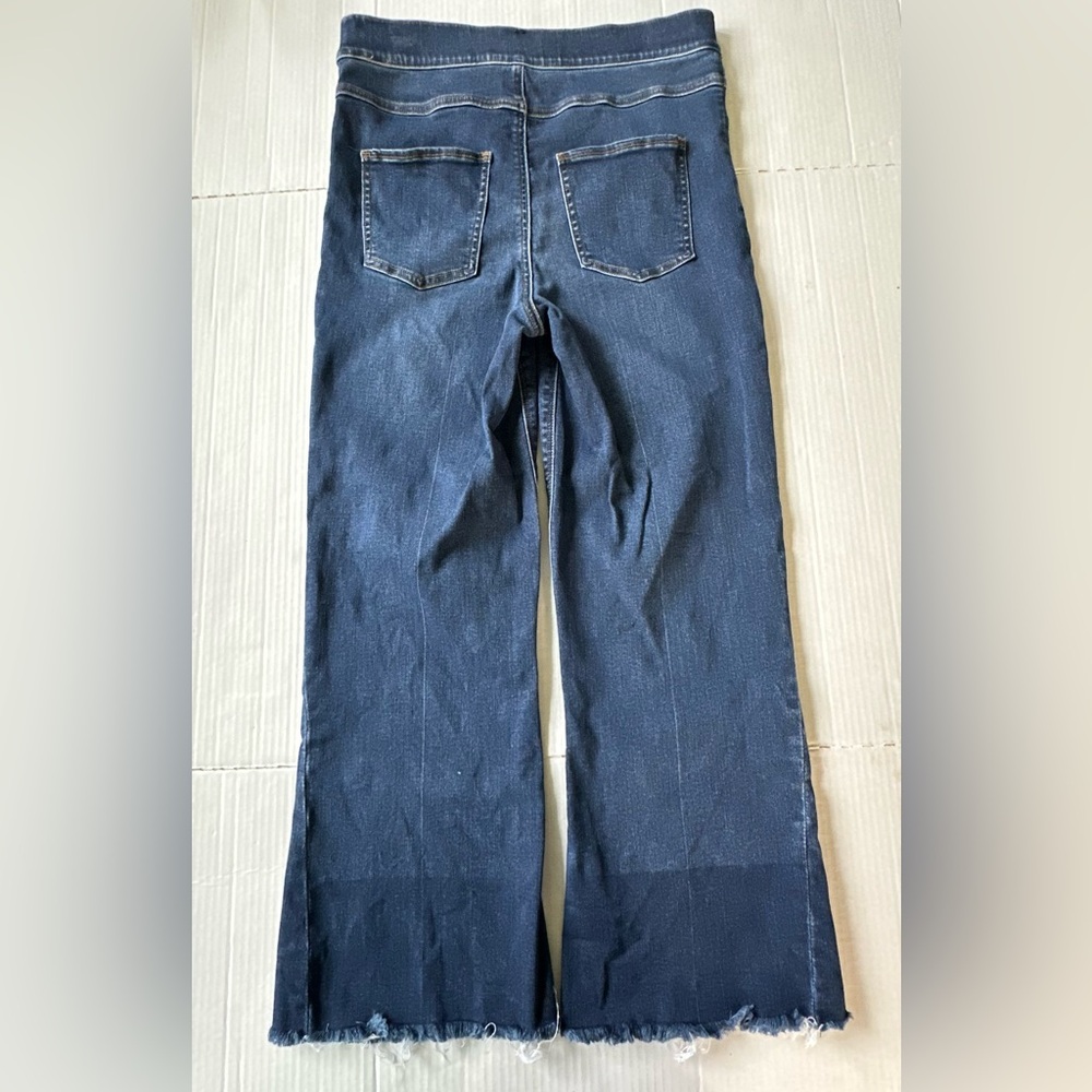SPANX High Rise Dip Dye Colorblock Raw Hem Crop Flare Pull On Jeans Large - Picture 4 of 10